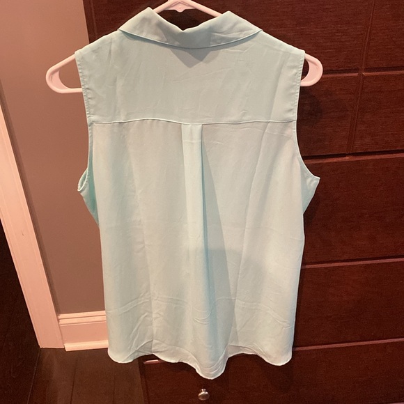 Express size L aqua sleeveless button down shirt - NWT - Picture 2 of 3
